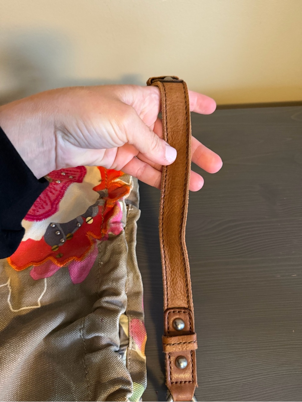 Fossil Vintage Y2K Floral Appliqué Canvas Shoulder Bag in Brown and Multicolor - Picture 14 of 14